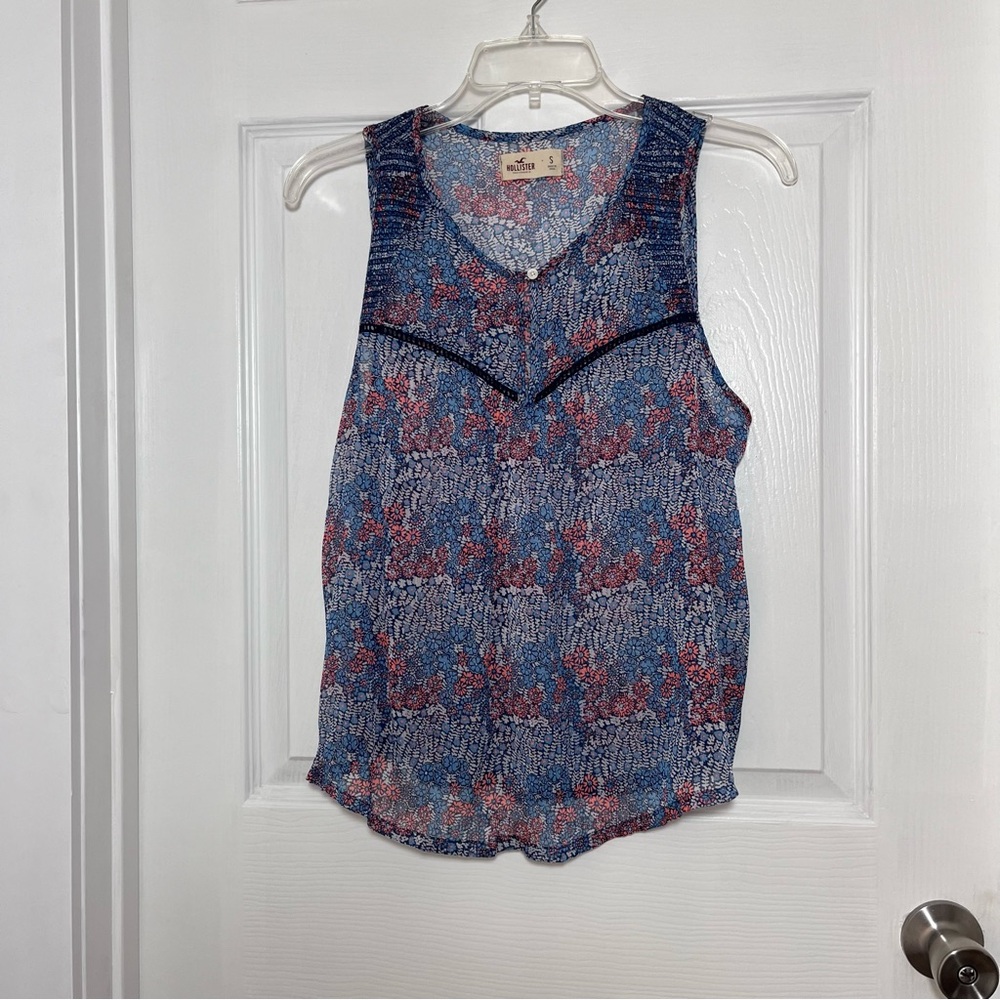 Hollister Blue and Coral Floral Sleeveless Blouse